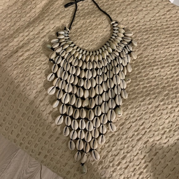 Cascading cowrie shell necklace - Picture 1 of 1